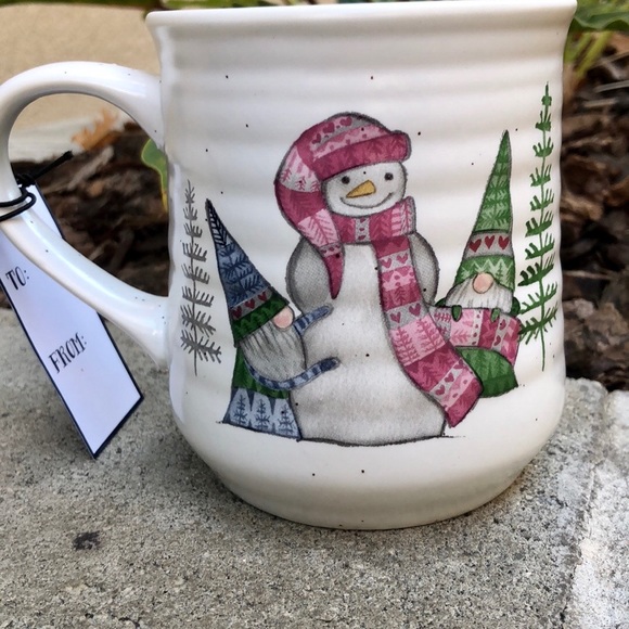 Winter Gnomes Building Snowman GNOME MUG - Picture 4 of 4